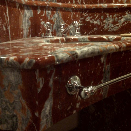 Grand Hotel Tremezzo: Dettagli piano bagno in marmo