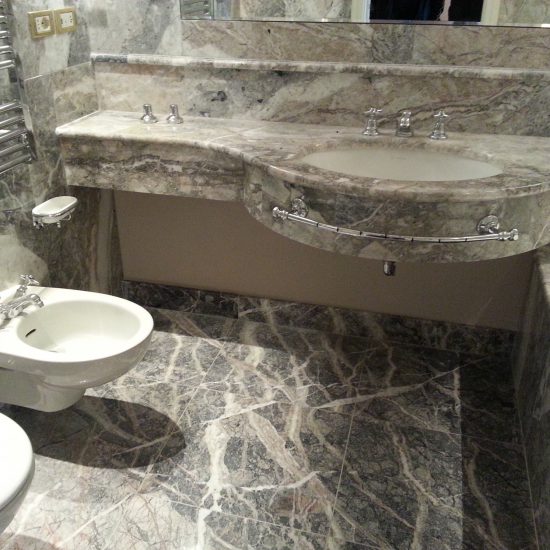 Sanitari e piano bagno dell'Grand Hotel Tremezzo.