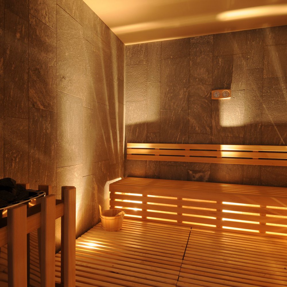 Rivestimenti in marmo presso la sauna dell'hotel di Sondrio