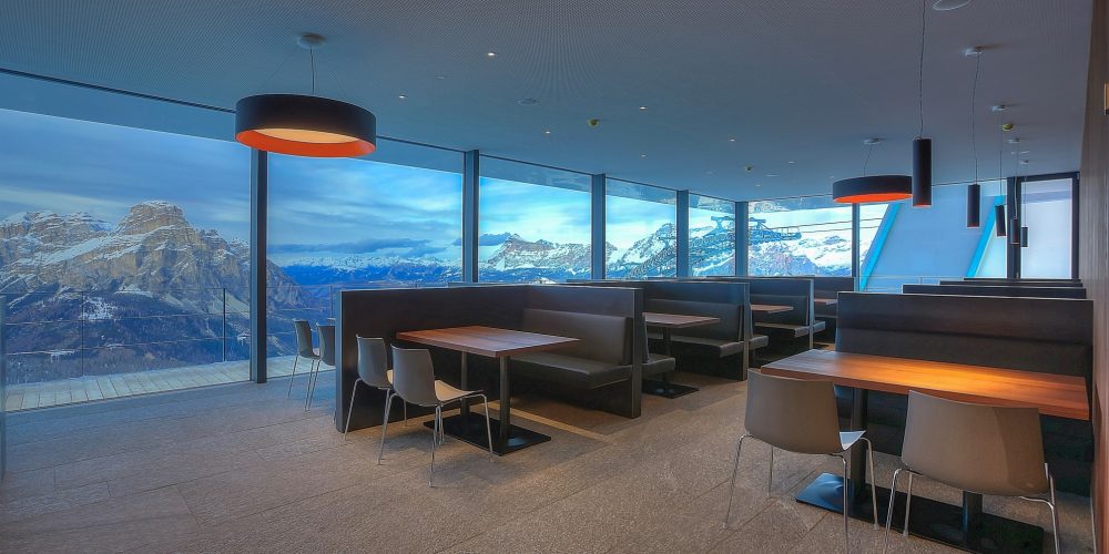 Rivestimetni in marmo per il Piz Boe Alpine Lounge